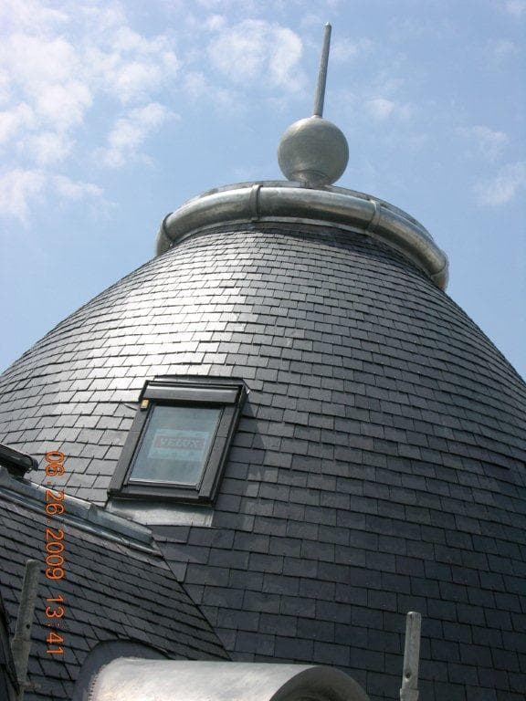 Equipe de couvreurs professionnels Couverture Poirier